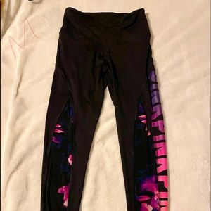 Medium VS PINK floral leggings size medium
